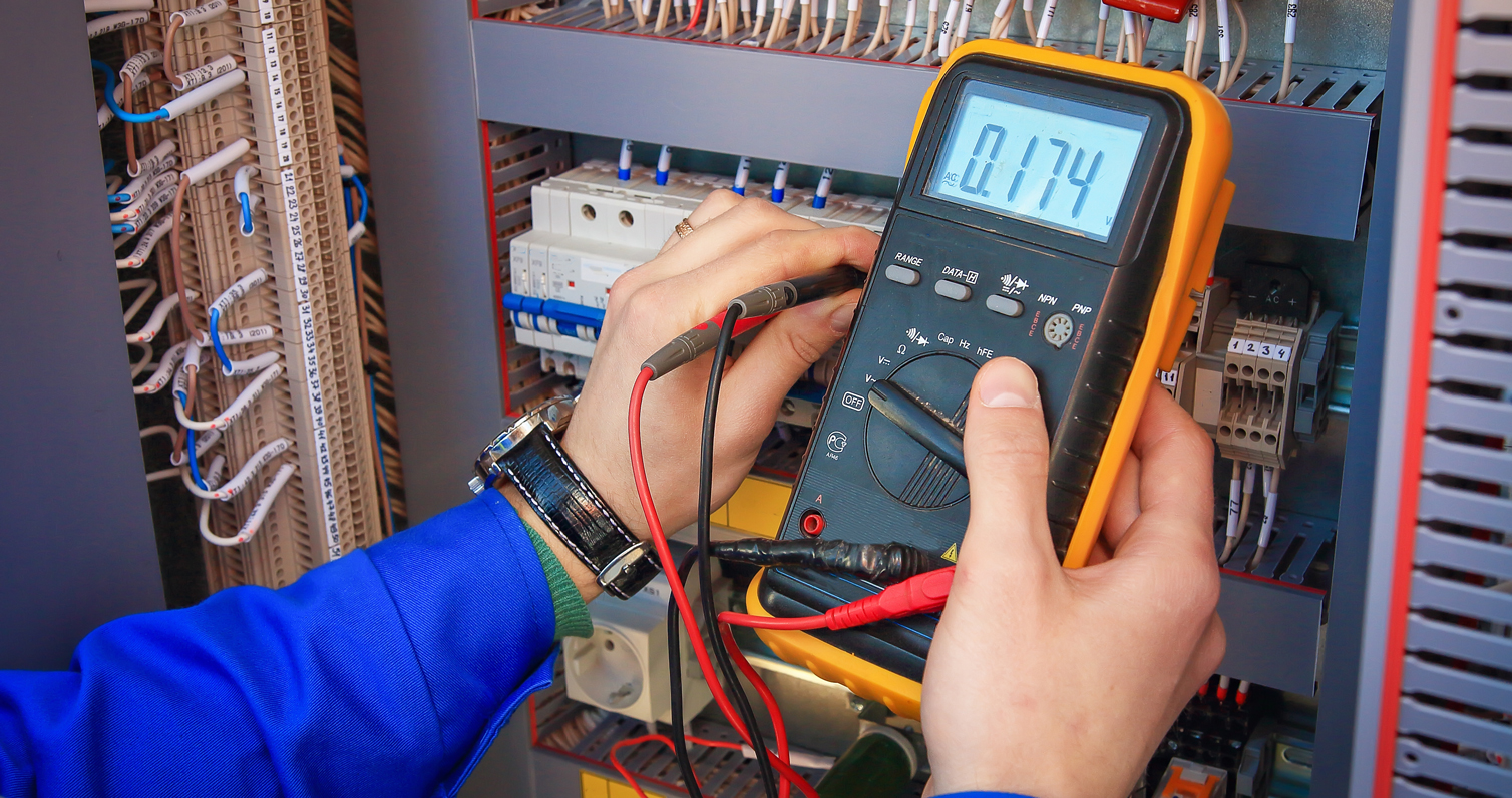 ¿Cómo medir corriente alterna con multímetro?